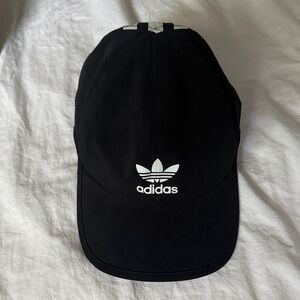 Adidas unisex Black and White Trefoil Cap